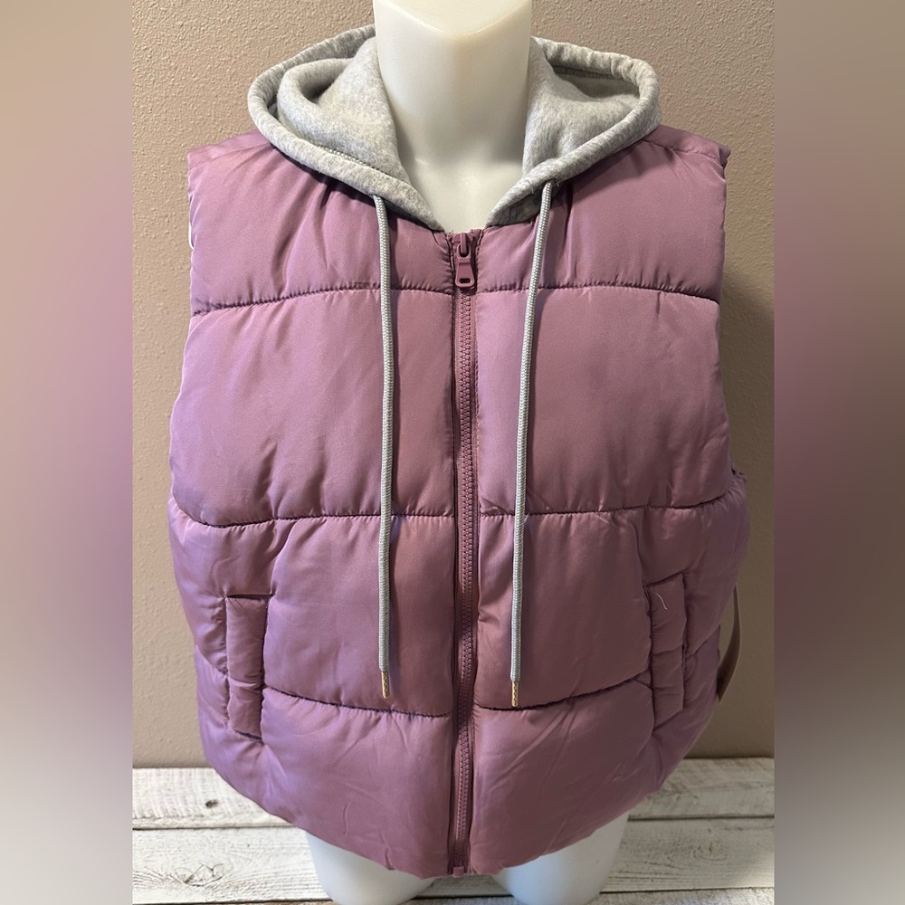 Madden Girl Puffer Vest with Sweatshirt Hood - NWT